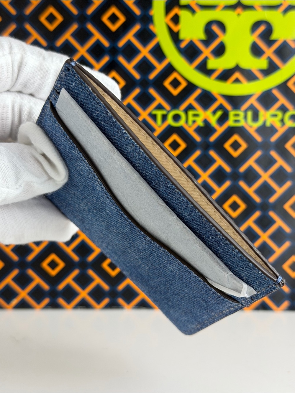NWT Tory Burch Emerson Denim Suede Slim Card Case - Picture 9 of 9
